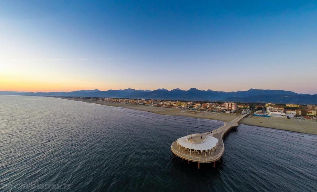 Hotel Dei Tigli Lido di Camaiore Exterior photo